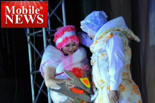 Анхны хайр яасан эрт ирж байна аа